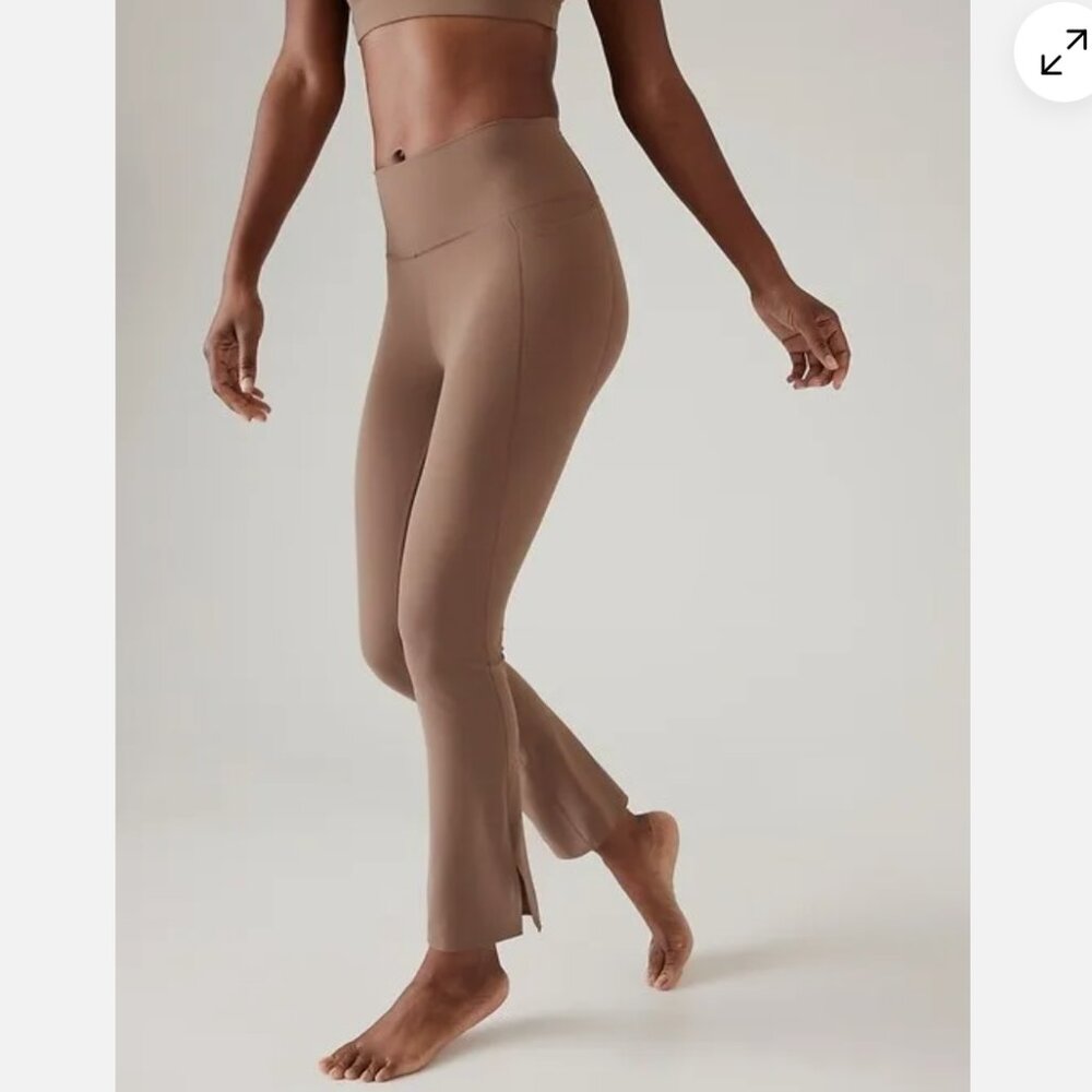 NWOT Athleta Transcend Stash Crop Straight Leg Rustic Beige Small